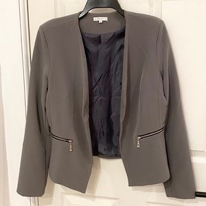 Fully lined, cropped blazer